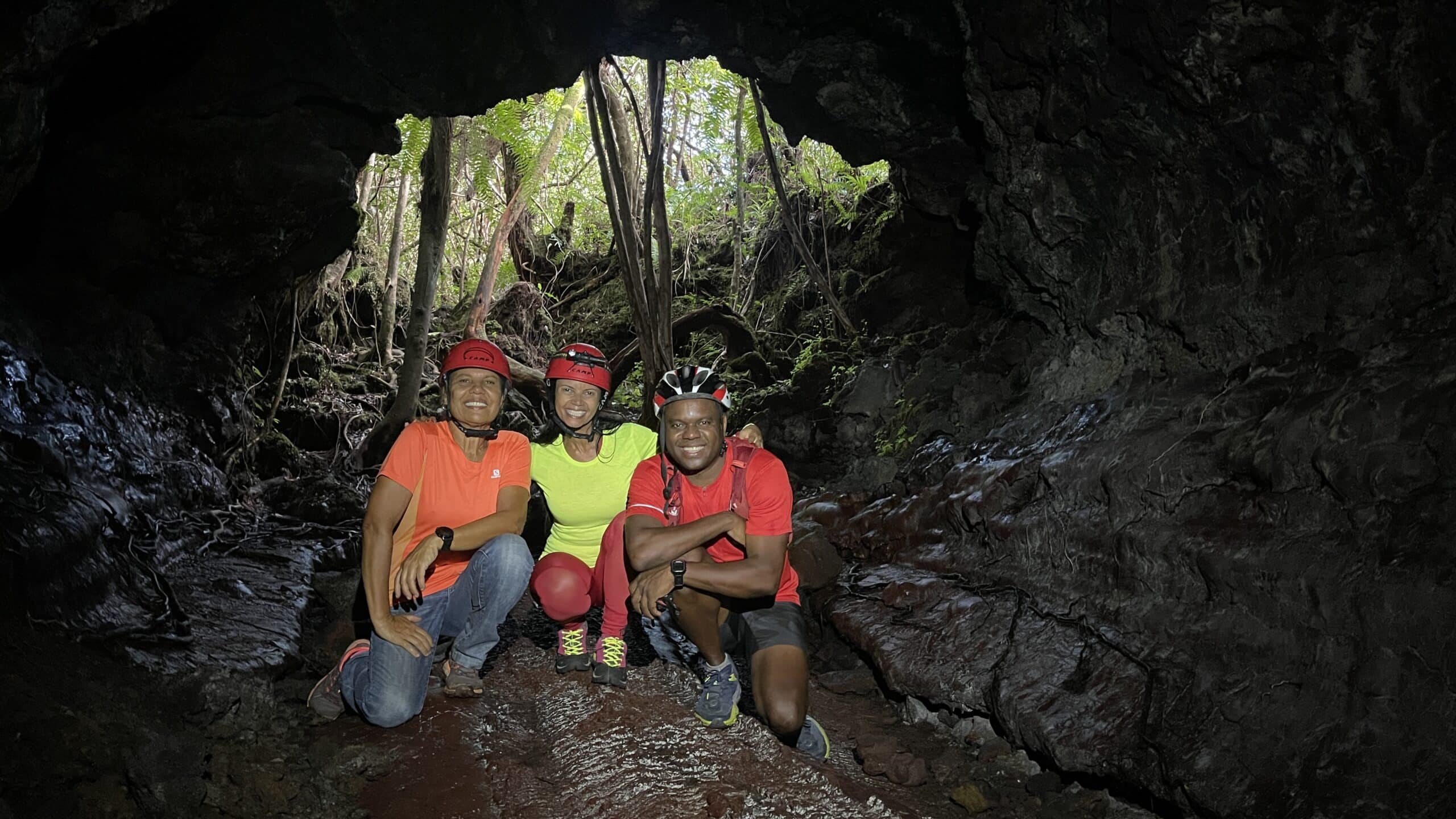 Tunnel de Lave Caverne Gendarme | Tunnel de lave Réunion | Randonnée Tunnel de lave La Réunion | Le Monde de Chloé