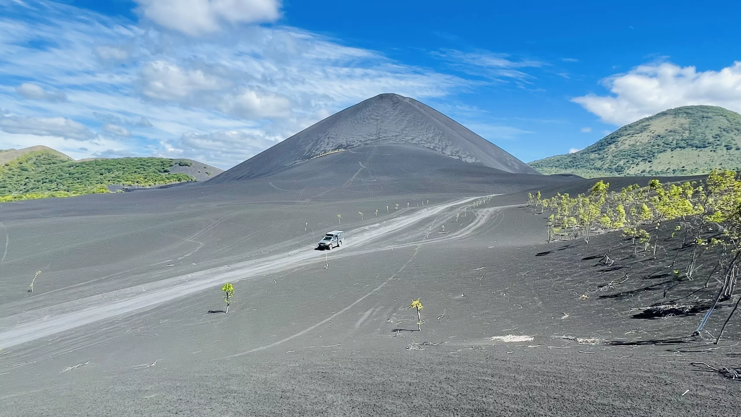 Descente du Volcan Cerro Negro au Nicaragua | Road Trip au Nicaragua | Voyage Aventure au Nicaragua | Le Monde de Chloé | 4x4 cellule aménagée