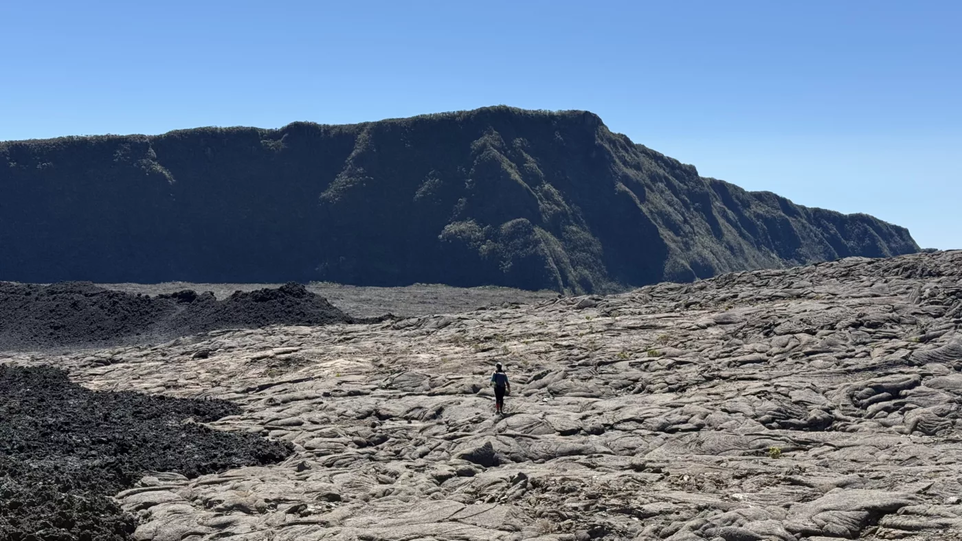 Le Monde de Chloe 2025 Randonnee a La Reunion Randonnee au Piton de la Fournaise Volcan Tresor de La Reunion IMG 4268 1400x788 jpg