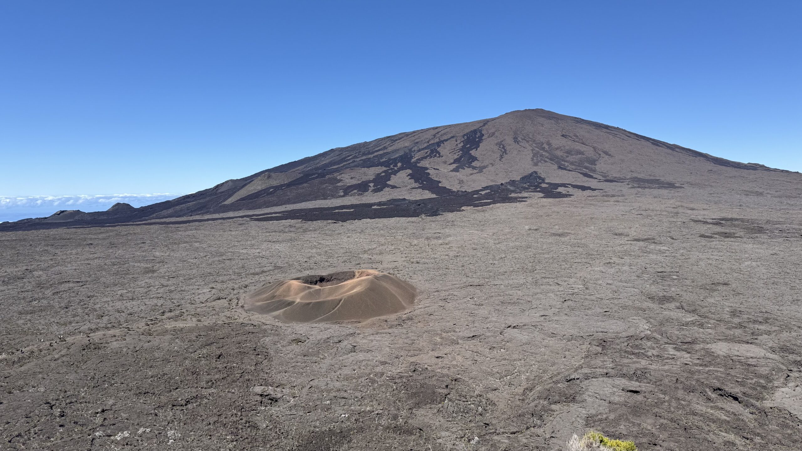 Le Monde de Chloe 2025 Randonnee a La Reunion Randonnee au Piton de la Fournaise Volcan Tresor de La Reunion IMG 4465 scaled